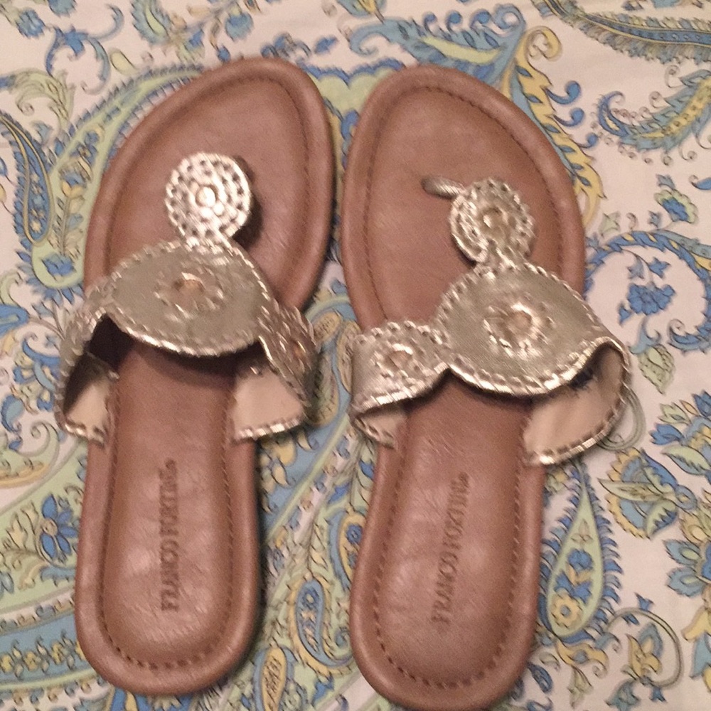 Maybe worn 1 time.